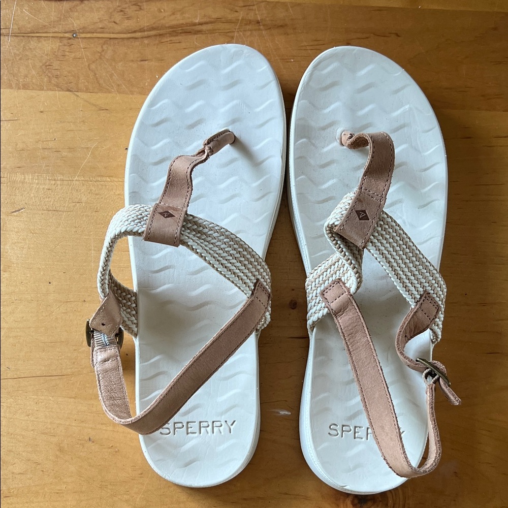 Sperry Women's Cream and Tan Sandals